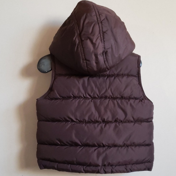 2/$20 unisex Joe Fresh Dark Brown Hooded Puffer Vest, zip up Size 6-12 months - Picture 5 of 8